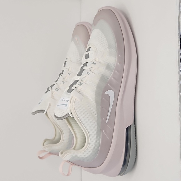 Nike Air Max Axis sneakers - Picture 1 of 8